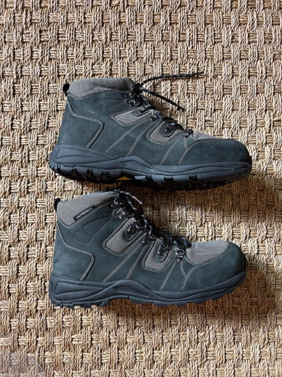 NWOT DREW Trek boot in Black Nubuck Leather main image 11